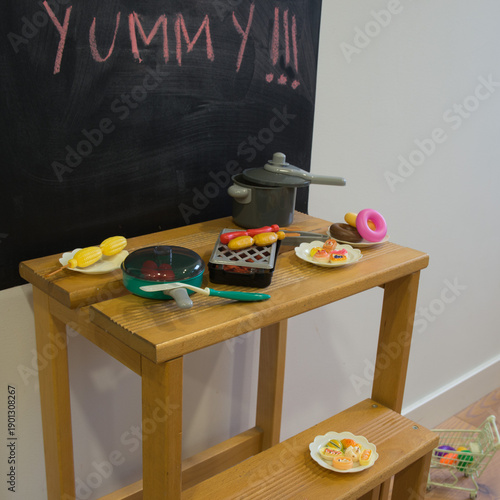 Playing pretend kitchen at home