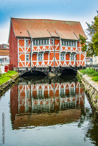 historic house in the town of Vismar above the water