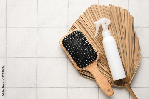 Hair spray with brush and d...