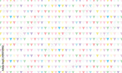 カラフルで色んな柄の三角形の旗がたくさん並ぶボーダー柄
