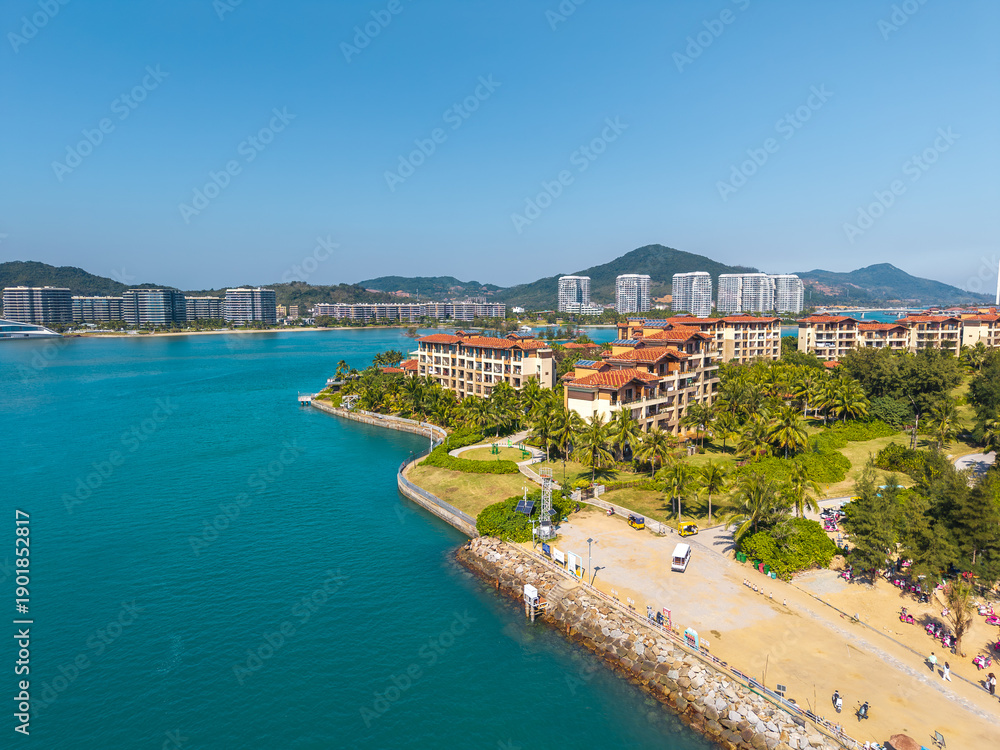 Obraz premium Panoramic aerial view of the high-end hotel at Shenzhou Peninsula in Wanning, Hainan