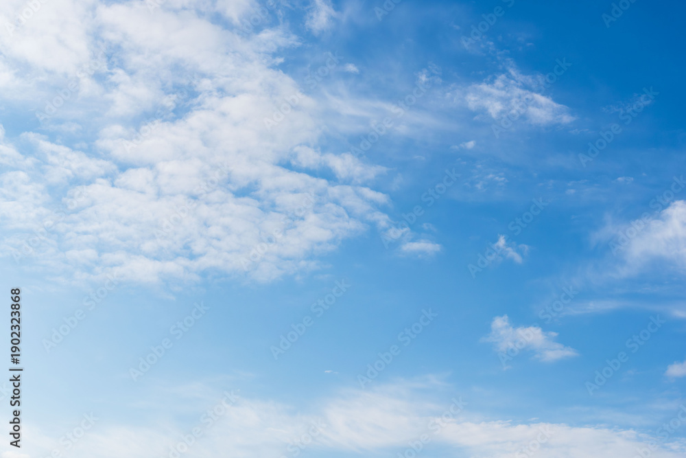 Obraz premium 冬の寒い朝 澄んだ空と印象的な雲26