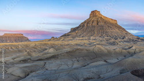 Canvastavla Sunrise Color
Factory Butte
Hanksville, Utah