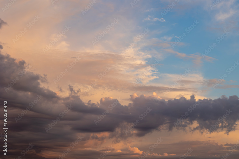 Fototapeta premium Dense Evening Clouds