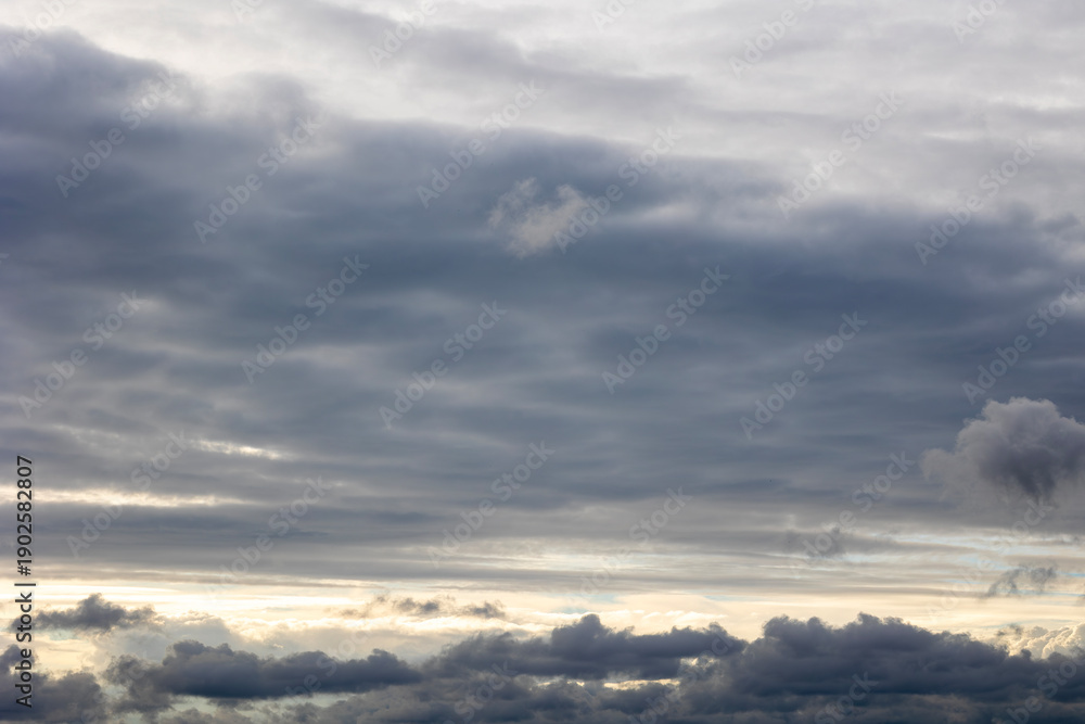 Obraz premium Low Overcast Clouds