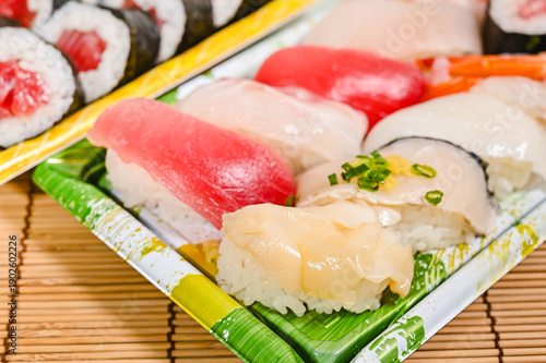 鉄火巻とにぎり寿司