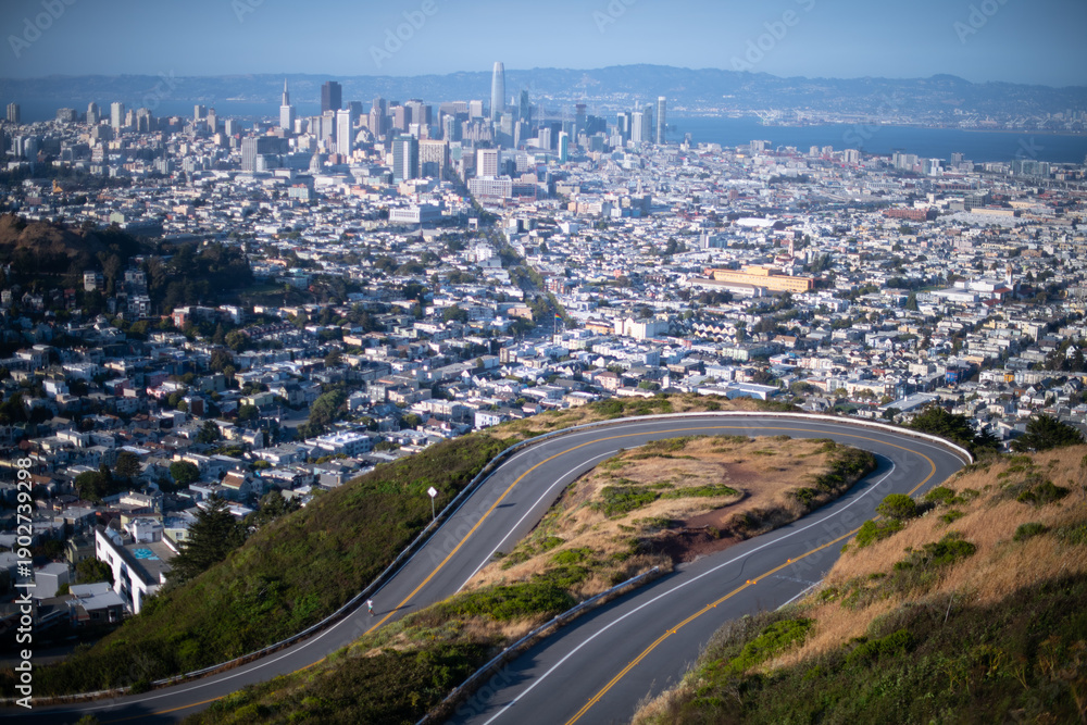 Fototapeta premium Aerial view of san francisco from twin peaks