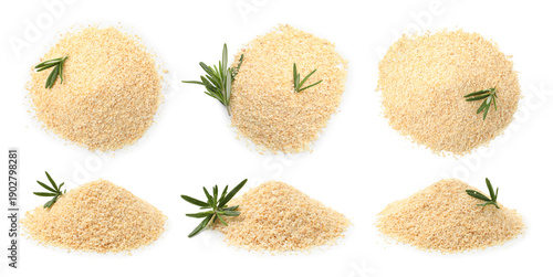 Canvas Print Dried granulated garlic on white background, set