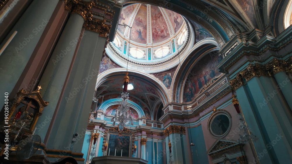 Obraz premium Inside the historical church in Valletta Old Town in Malta