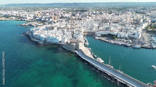 Wallpaper Mural Città di Monopoli vista dall'alto Torontodigital.ca