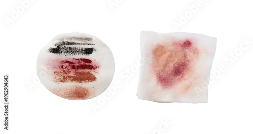 Fotografía makeup remover cotton pads dirty isolated