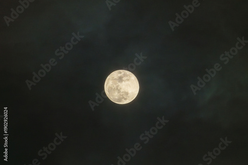 Fotografía 夜空に輝く2月の満月10