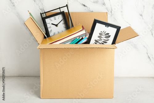 Cardboard moving box with o...