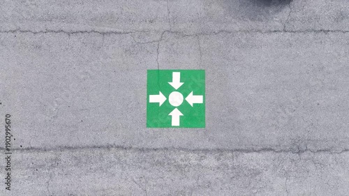 Sistemas industriales en operación: ventilación, ductería, almacenamiento de agua y amoniaco, climatización de áreas productivas y control de alarmas.