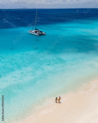 Canvastavla Explore the serene beauty of Klein Curacao with turquoise waters and sandy beach