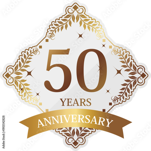 高級感のある50周年記念エンブレム　ホワイト＆ゴールド