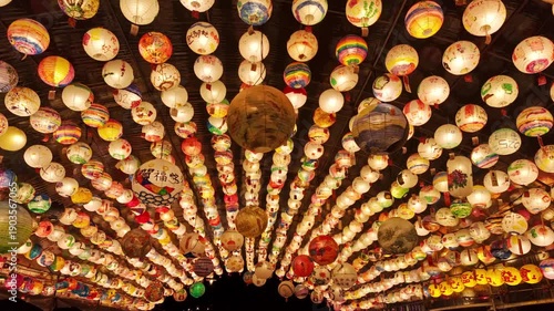 Tens of thousands of paper lanterns hand-painted by the public were displayed, symbolizing the traditional culture of the Lantern Festival and the shared wishes of t