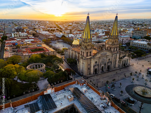 Fényképezés Sunrise aerial view of Guadalajara Cathedral and historic downtown