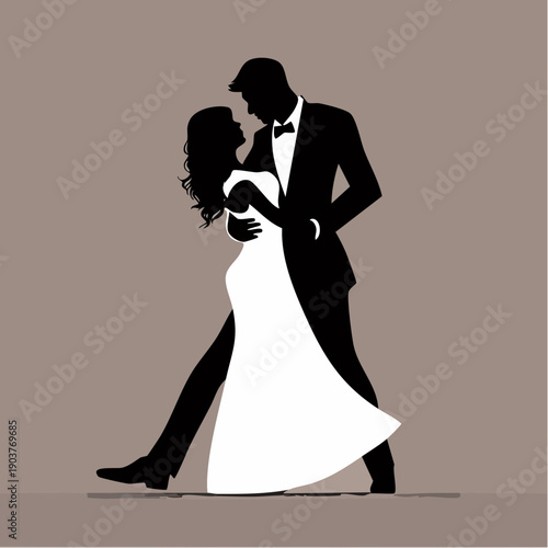 Para nowożeńców tańcząca swój pierwszy taniec