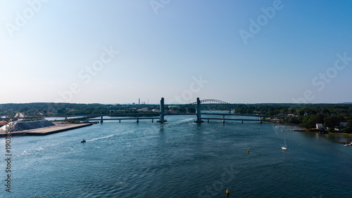 Fotografie Aerial view of the Piscataqua River featuring the Sarah Mildred Long Bridge that