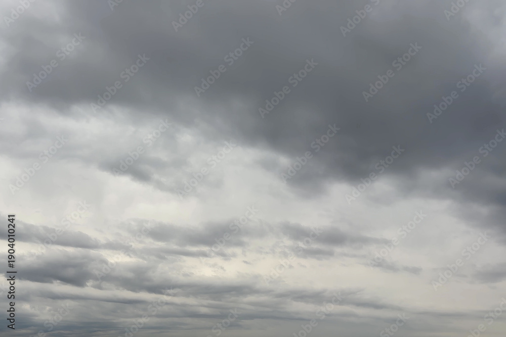 Obraz premium 重たい雲が広がる曇天の空