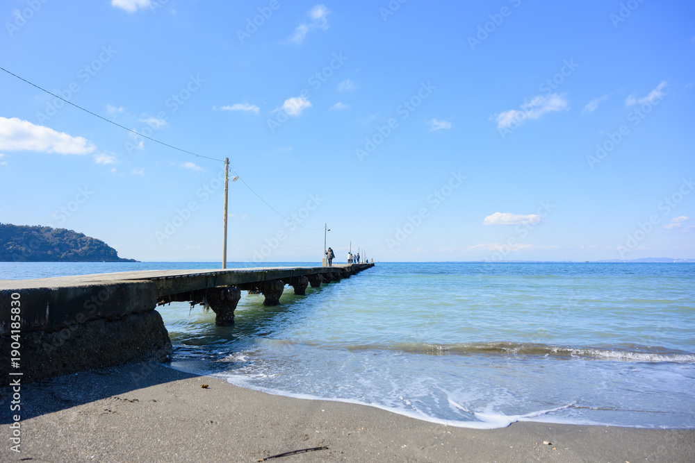 Obraz premium 海にかかる橋（原岡桟橋）