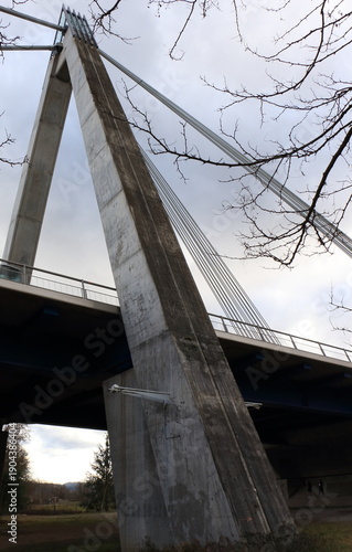 Pilier de pont routier
