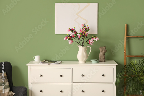 Chest of drawers with bloom...