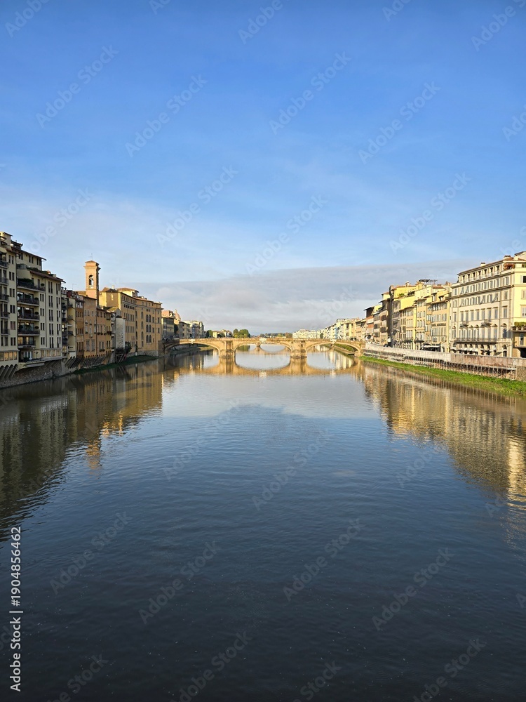 Fototapeta premium The Iconic Ponte Vecchio Bridge Over Arno River in Florence, Italy