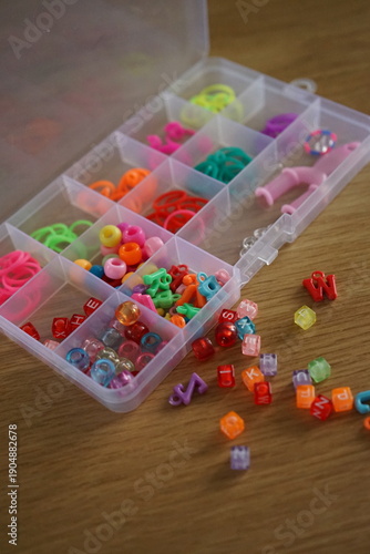 weaving children's bracelets from rubber bands