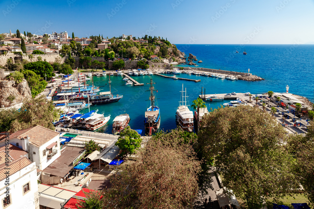 Obraz premium Antalya old harbor and kaleici district with boats