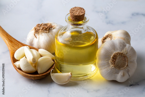 Ripe and raw garlic and gar...