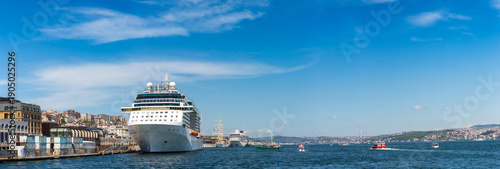 Fotografie Panorama of Large cruise ship in Istanbul, Turkey