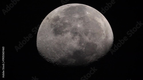 Footage of waning gibbous moon on 6 February 2026. The illuminated surface of the moon is 78% and getting smaller. The lunar cycle is 19 days old