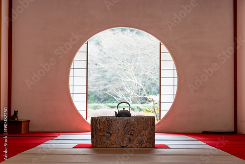 Εκτύπωση καμβά Japanese room with round window