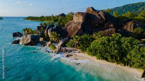 Фотография Discover the breathtaking beauty of Anse Source d'Argent beach in La Digue, Seyc