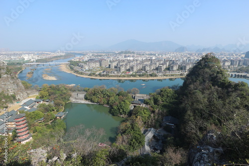 桂林市街地を展望