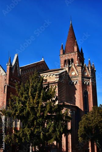 Obraz na płótnie San Fermo Church beautiful gothic apse in the city of Verona, Italy