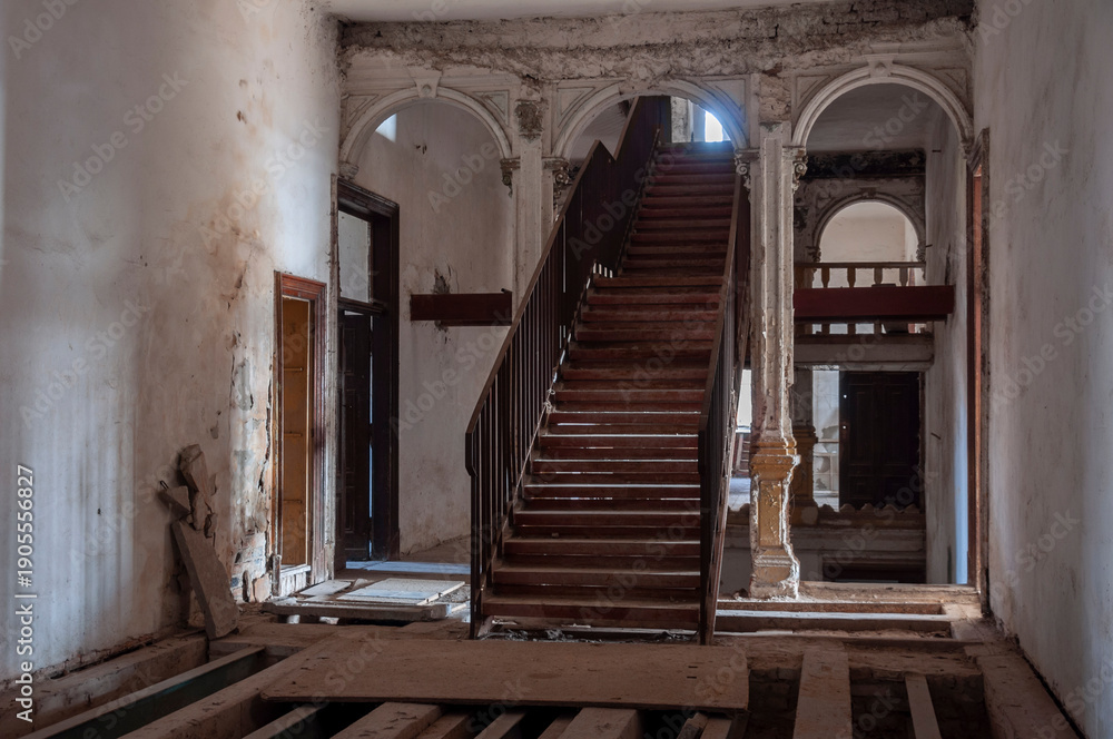 Obraz premium Abandoned Historic Palace in Eastern Europe