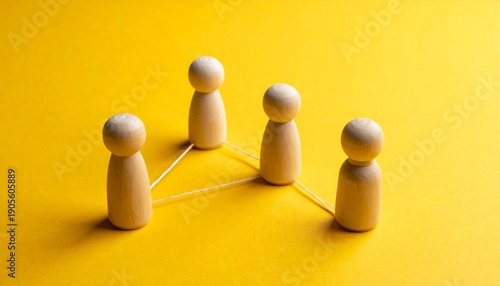 Wallpaper Mural Leading the Line: Symbol of Prominence Torontodigital.ca