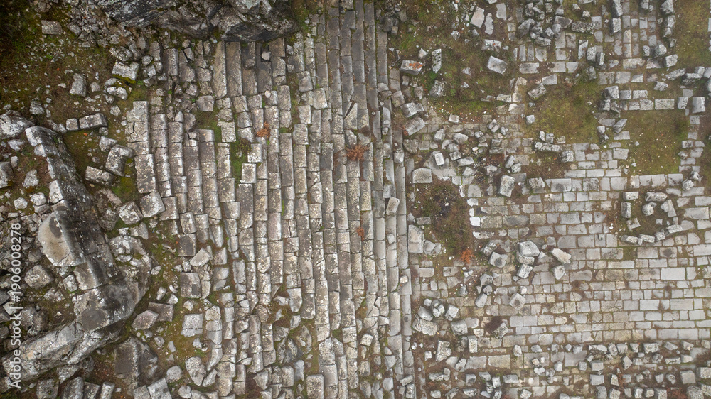 Obraz premium Adada is an ancient city and archaeological site in ancient Pisidia, north of Selge and east of Kestros River, near the village of Sağrak, in Isparta Province’s Sütçüler township. The location was ide
