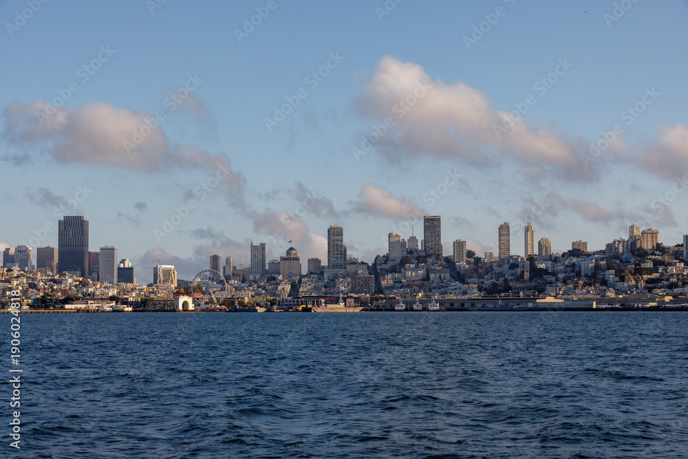 Fototapeta premium Skyline of San Francisco during the evening