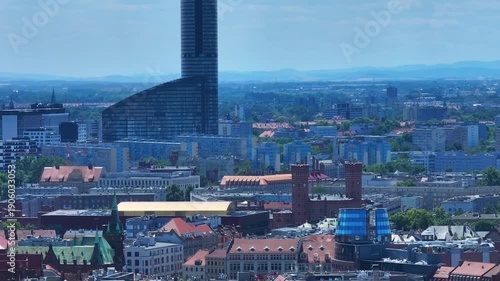 Panoramic Urban Surfing: From Modern Skyscrapers to Medieval Spires