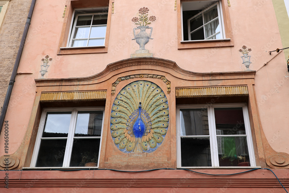 Obraz premium Historic facade in the city of Bolzano, South Tyrol, Italy 