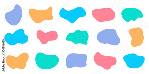 Abstract blob shapes vector set. Minimal organic liquid graphic collection. Y2K aesthetic design elements. Vector illustration isolated on white background.