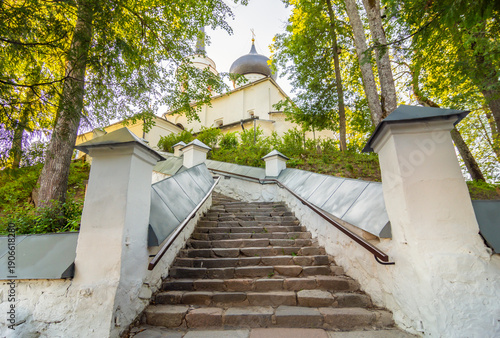 Fotografie The territory of the Svyatogorsk Monastery, where the grave of Alexander Pushkin is located, Pushkin Hills, Pskov Region