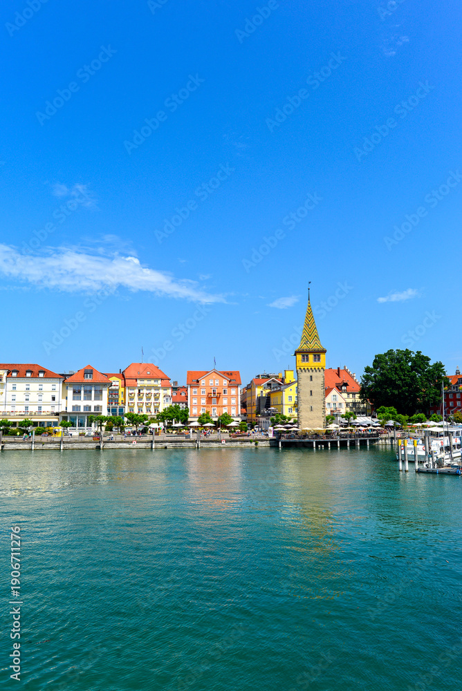 Obraz premium Hafen der Insel Lindau am Bodensee in Bayern