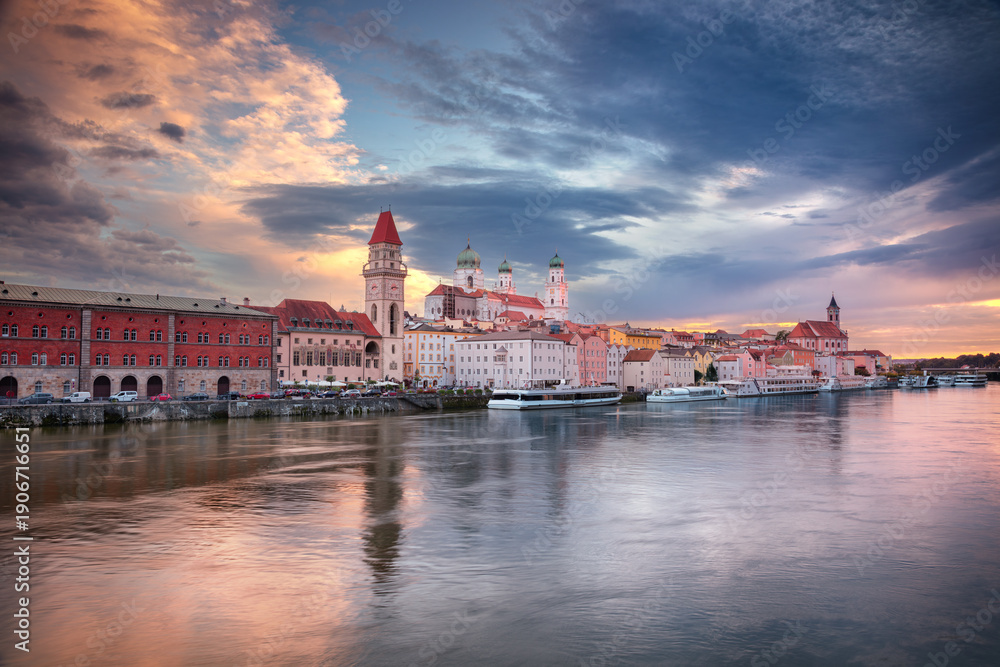 Fototapeta premium Passau Skyline, Germany. Cityscape image of Passau skyline, Bavaria, Germany at dramatic sunset.