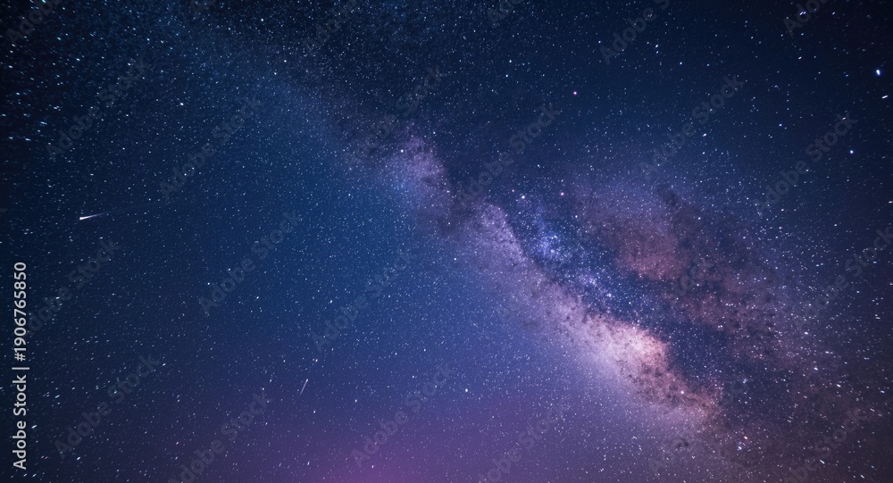 Obraz premium Bright summer night meteor activity under a crisp Milky Way galaxy display