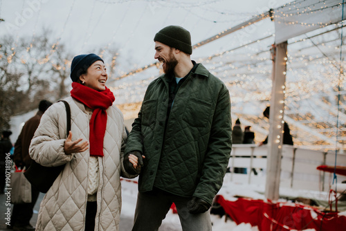 Couple enjoys winter time t...